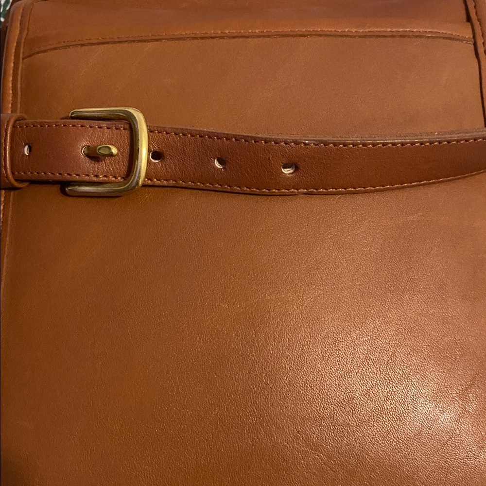 Coach Vintage Brown Leather Crossbody Bag, pre owned.  See pictures - Picture 4 of 11